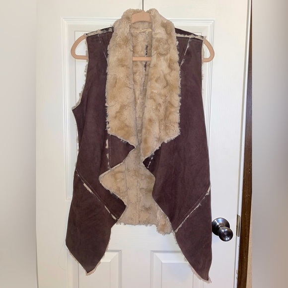 Faux Fur Vest - Picture 1 of 7